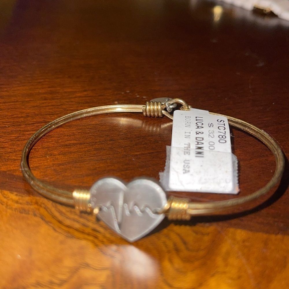 NWT Luca & Danni Born in the USA heart bracelet